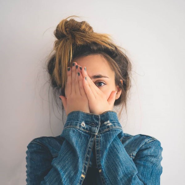 عکس دختر در طبیعت برای پروفایل