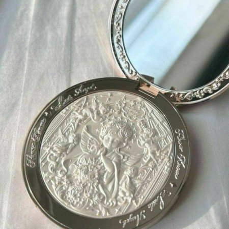 والپیپر سفید کیوت
