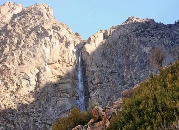  عکس آبشار بلند
