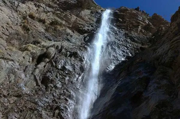 عکس آبشار بلند