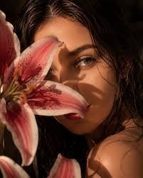  عکس ترند با گل لیلیوم