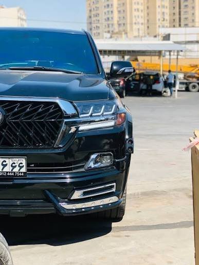  عکس لندکروز مشکی برای تصویر زمینه