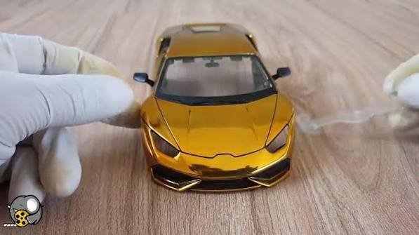  عکس ماشین لامبورگینی طلایی