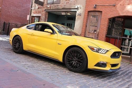  عکس ماشین فورد موستانگ زرد با کیفیت بالا