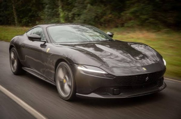  عکس ماشین فراری روما مشکی