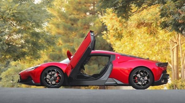  والپیپر مازراتی MC20 با کیفیت بالا