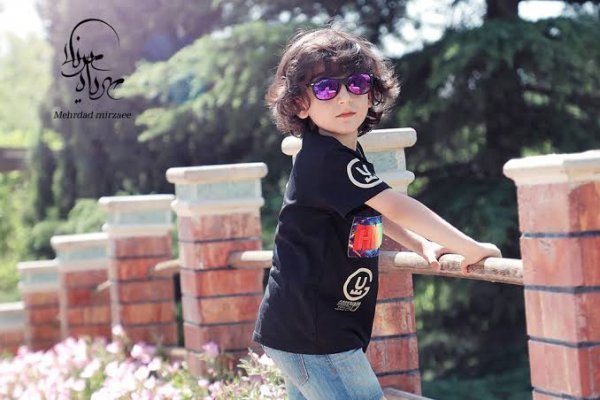  ژست عکس کودک پسر