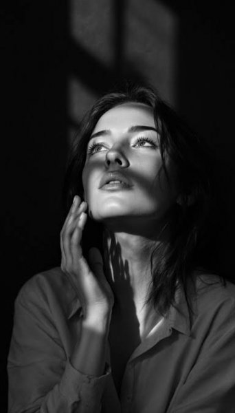  عکس پرتره زن برای پروفایل