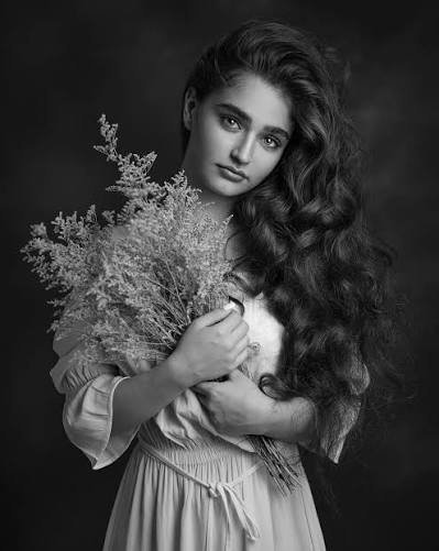  عکس پرتره زن برای پروفایل