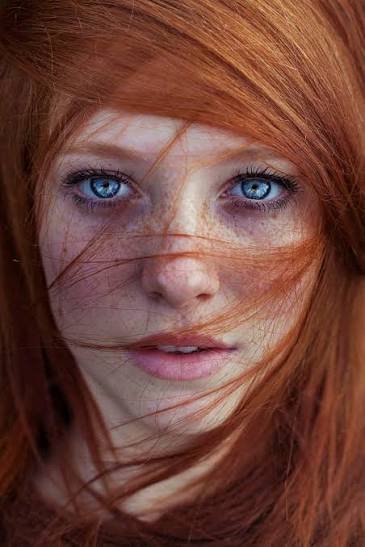  عکس پرتره زن برای پروفایل