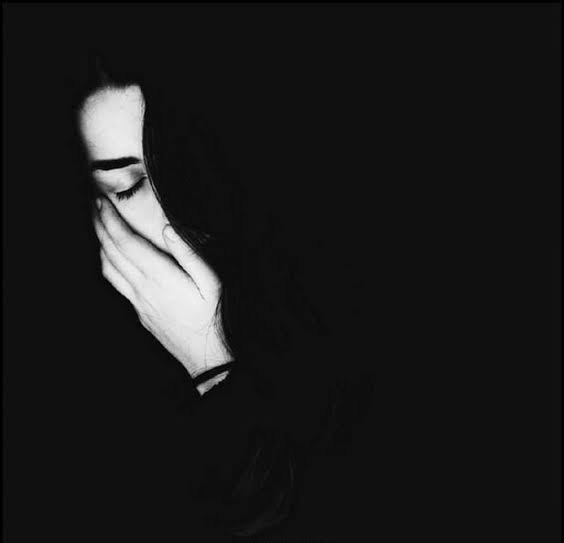  عکس دختر غمگین برای پروفایل