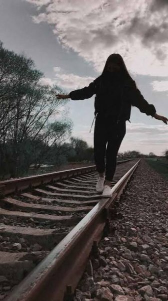  عکس دختر غمگین برای پروفایل