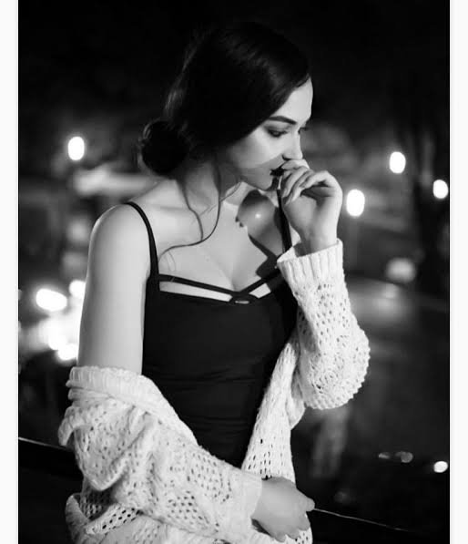  عکس سیاه و سفید زن برای پروفایل