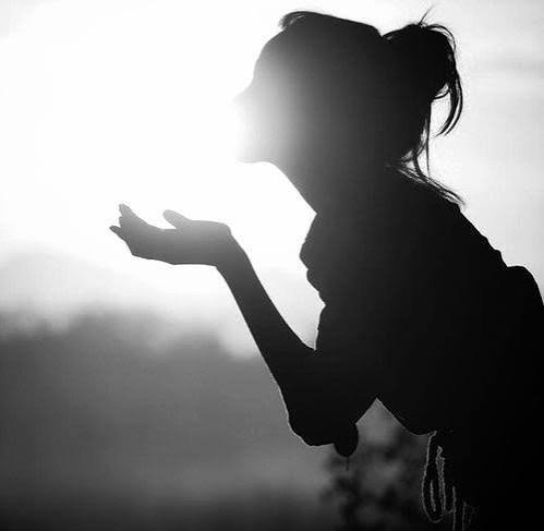  عکس سیاه و سفید زن برای پروفایل