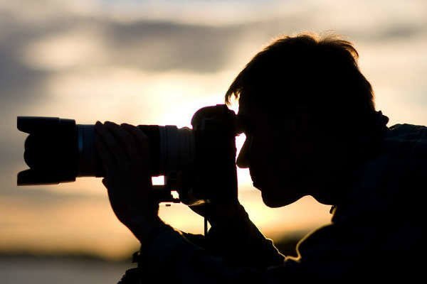  عکس عکاس در حال عکاسی برای پروفایل