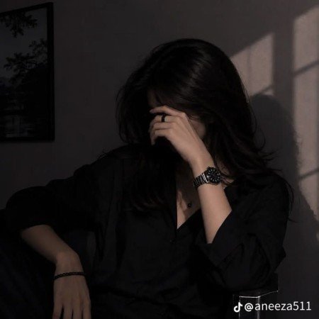 عکس پروفایل دختر کیوت مشکی پوش برای واتساپ