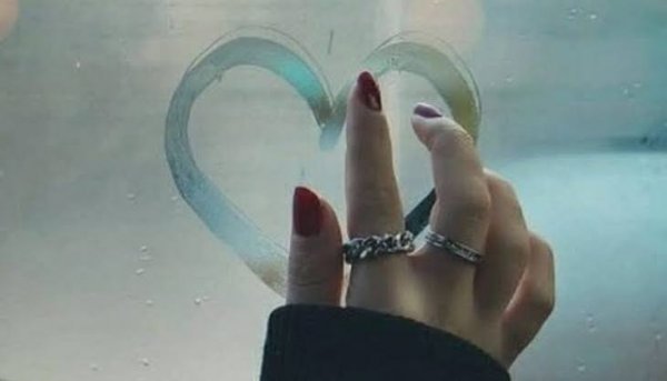  عکس پروفایل دخترونه انگشت قلبی برای واتساپ