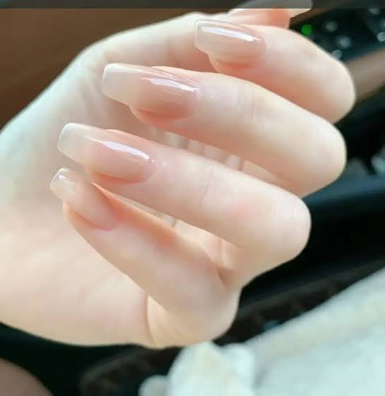  عکس دست دختر ساده بدون لاک