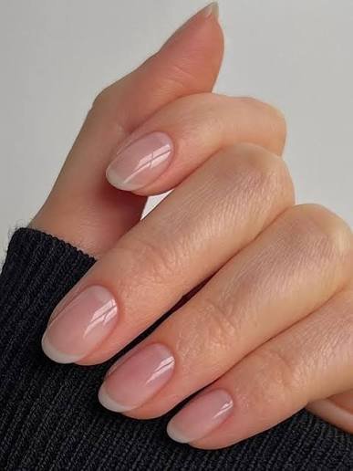  عکس دست دختر ساده بدون لاک