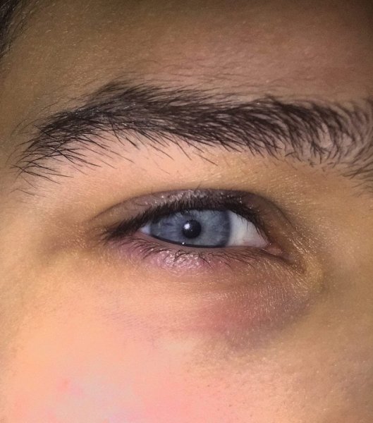 عکس پروفایل پسرانه چشم آبی جذاب