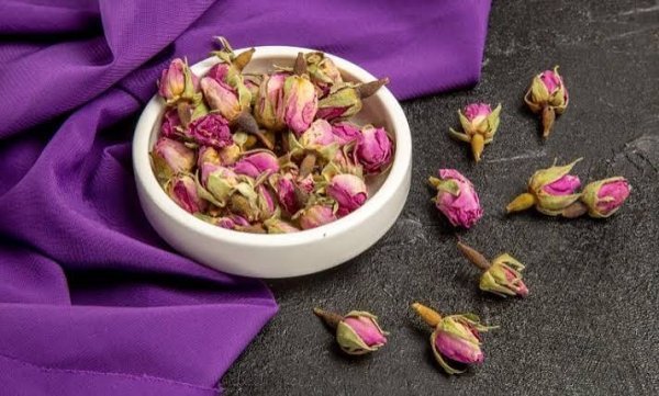  عکس گل محمدی خشک شده