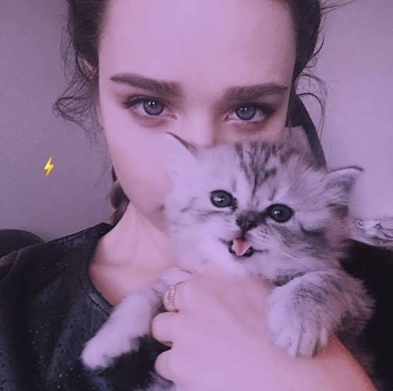  عکس پروفایل دختر و گربه فانتزی