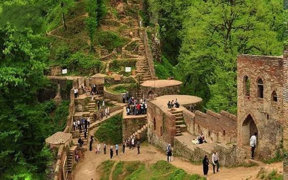  عکس قلعه رودخان در دل طبیعت سرسبز گیلان