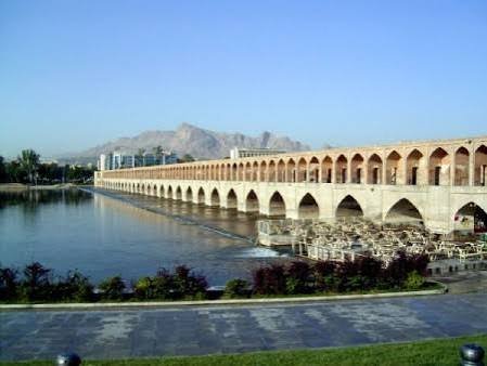  عکس پل خواجو و سی و سه پل