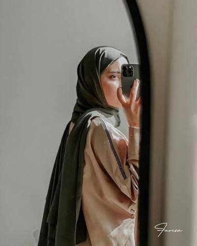  عکس دختر از نیم رخ با شال