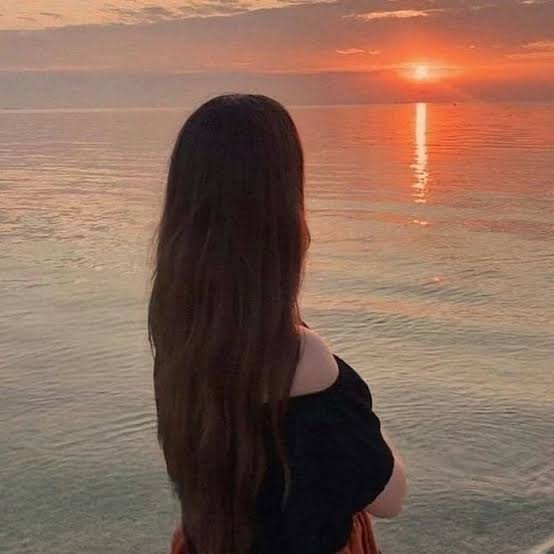  عکس نیم رخ زن زیبا