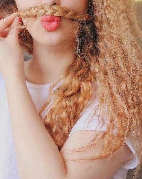 عکس نیم رخ زن زیبا