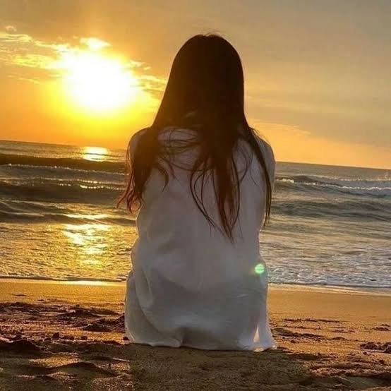  عکس نیم رخ زن زیبا
