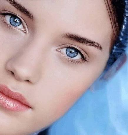 عکس زن چشم آبی خوشگل