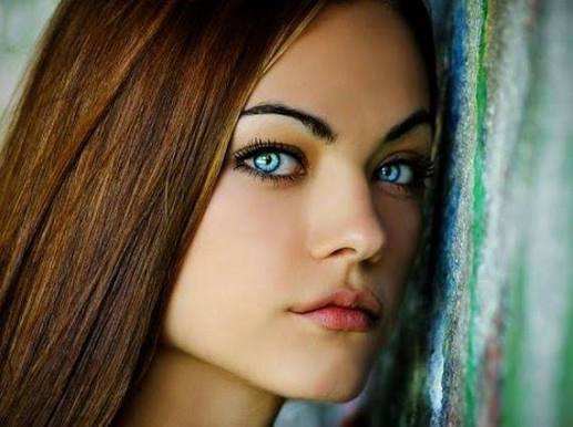  عکس زن چشم آبی خوشگل