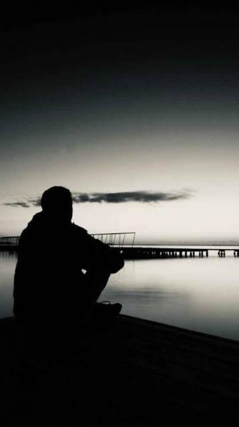 عکس تنهایی پسر بدون چهره