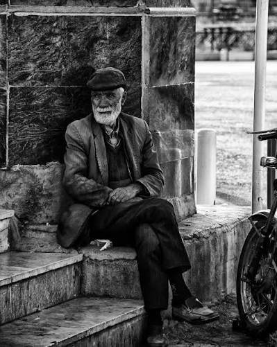  عکس مرد خسته و تنها