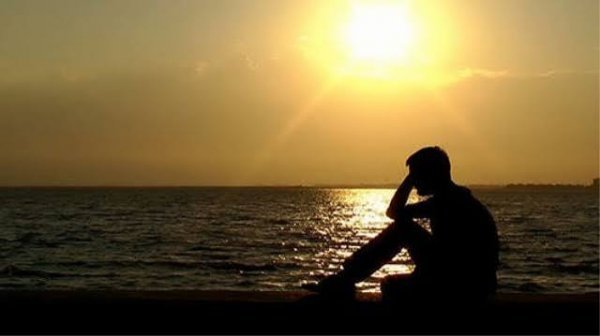  عکس مرد تنها در غروب