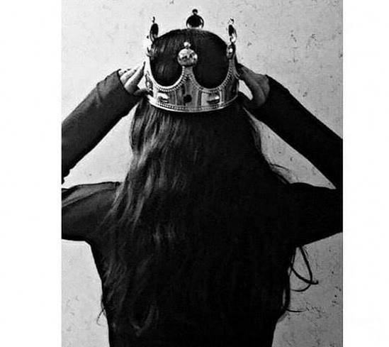  والپیپر تاج ملکه فانتزی برای گوشی دخترونه