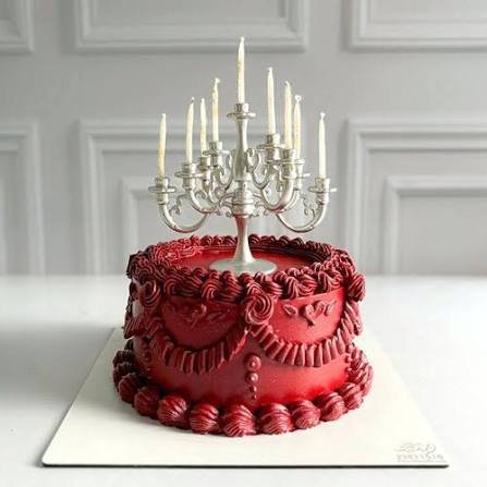  عکس کیک تولد ساده و شیک زنانه