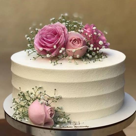  عکس کیک تولد ساده و شیک زنانه
