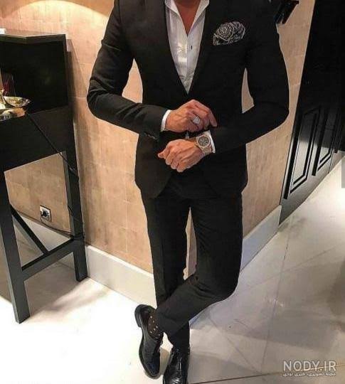  عکس پروفایل پسرانه با کت و شلوار مشکی