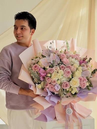  دانلود عکس دسته گل زیبا برای تبریک جشن تولد یا عروسی