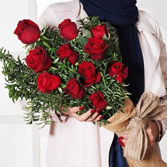  والپیپر دسته گل رز قرمز عاشقانه با کیفیت عالی
