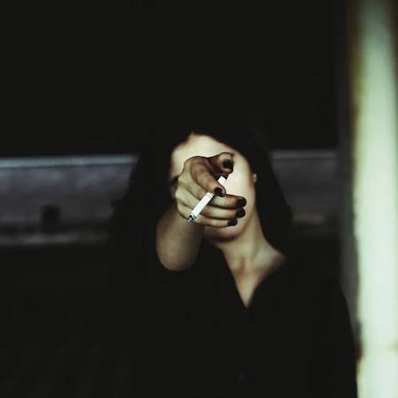  عکس پروفایل دخترونه شاخ سیگاری