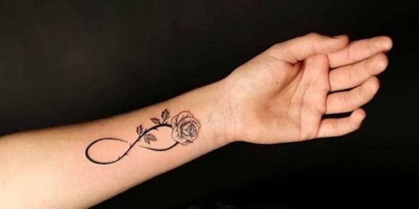  تاتو بی نهایت با قلب