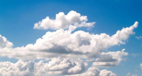  دانلود عکس آسمان آبی پاک با ابر سفید برای پروفایل