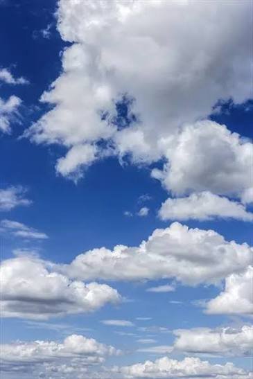  دانلود عکس آسمان آبی پاک با ابر سفید برای پروفایل
