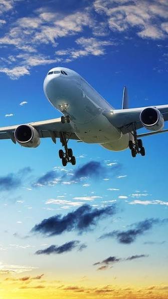  عکس هواپیما از نزدیک برای تصویر زمینه آیفون