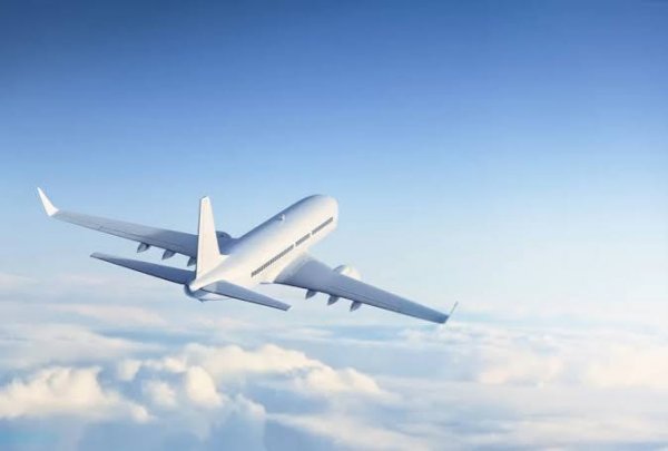  عکس هواپیما از نزدیک برای تصویر زمینه آیفون
