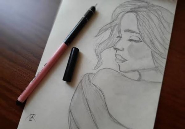  نقاشی دختر با لباس نیم تنه